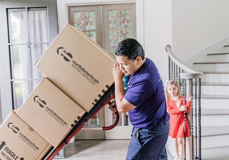 Residential-Feature-Image residential moving man unloading boxes